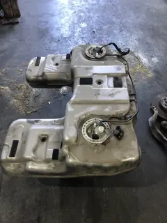 Резервоар с помпа бмв х6 е71 5.0и 408 ( rezervoar bmw x6 e71 5.0i 408 — снимка 2