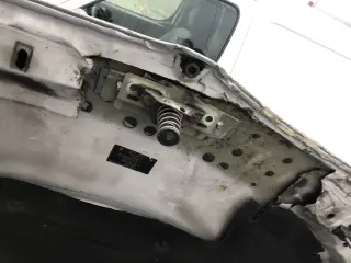 Преден капак бмв е90/91 фейслифт ( preden kapak bmw e90/91 LCI ) — снимка 4