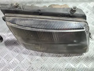 Десен фар за VW Passat B5 2.5 TDI