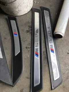 Вътрешни М прагове бмв ф10 М50д ( vutteshni m pragove bmw 5 f10/11 ) — снимка 2
