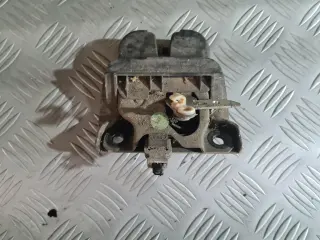 Брава за заден капак за Audi A4 B6 комби