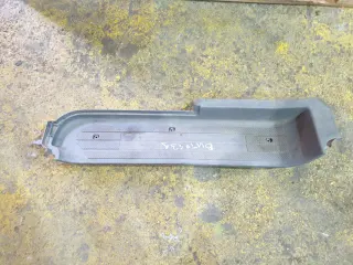 Пластмасово стъпало за предна дясна врата за Мерцедес Вито W639 / Mercedes Vito W639