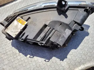 Фар (десен - оборудван - ксенон) за Audi A6 C6 (4F) — снимка 2