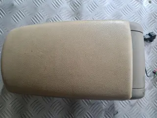 Подлакътник за Audi A6 C6 2.7 TDI Quattro