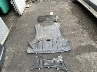 Кора под двигател бмв х3 ф25 ( kora pod dvigatel bmw x3 f25 )