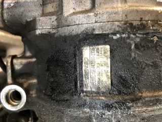 Компресор климатик бмв 5 ф10/11 550и 408 ( kompresor bmw f10/11 550i ) — снимка 3