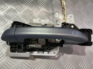 Предна лява външна дръжка за Фолксваген Пасат Б7 / VW Passat B7 2.0 TDI