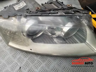 Фар (десен) за Audi A8 D3