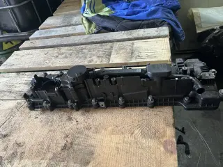 Капак клапани бмв 3.5д 286 ( kapak klapani bmw 3.5d 286hp ) — снимка 2