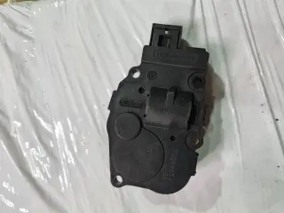 Клапа за парно за Ауди А4 Б8 / Audi A4 B8 2.0 TDI комби, номер 68
