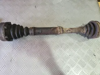 Предна дясна полуоска за VW Passat B5 1.8 T комби