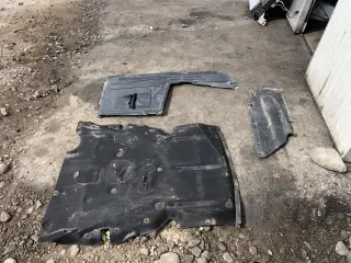 Кора под двигател бмв 3 ф30/31 ( kora pod dvigatel bmw 3 f30/31 ) — снимка 2