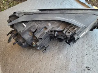 Фар (ляв) за VW Touareg 7P — снимка 3