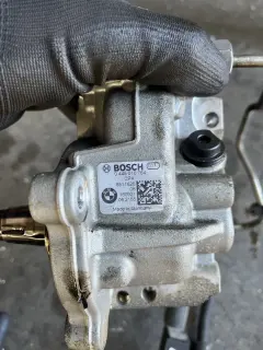 Помпа/дюзи/рейл бмв 2.0д 190 б47д20а ( pompa/diuzi/reil bmw 2.0d 190 ) — снимка 3