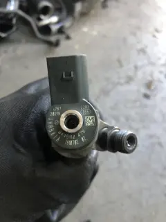 Помпа/дюзи/рейл бмв 3 ф30/31 320д 184 ( pompa diuzi bmw 3 f30/31 320d — снимка 3