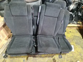 Седалки - 7 места за Opel Zafira A 2.2 i 147 к.с. — снимка 3