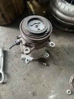 Компресор климарик бмв ф46 218д 150 ( kompresor klimatik bmw f46 218d — снимка 2