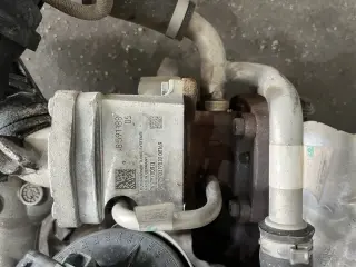 Турбини бмв х1 ф48 1.8д 150 коня фейслифт ( turbini bmw x1 f48 1.8d ) — снимка 3