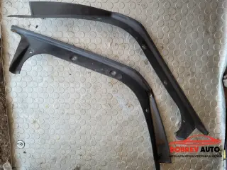 Кори около багажник за Mercedes CLS W218