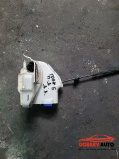 Брава (предна дясна) за VW Golf MK5 десен волан