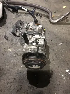 Компресор климатик бмв 5 ф10/11 525 218 ( kompresor bmw f10/11 )
