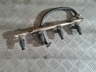 Горивен рейл с дюзи за Mercedes A 140 W 168