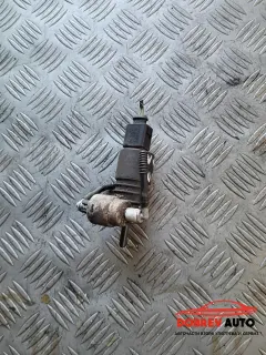 Помпа чистачки (2) за VW Touran 1T