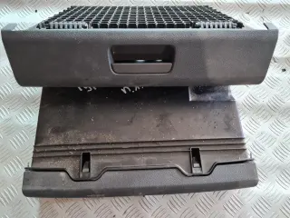 Джобче под предна лява седалка за VW Touran 1T