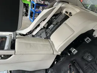 Комфорт салон бмв 7 г12 лонг ( comfort salon bmw g12 ) — снимка 7