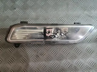 Преден десен халоген за VW Passat B7
