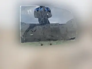 Задно ляво стъкло за Audi A4 B5 седан с фолио