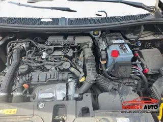 **САМО НА ЧАСТИ***  Peugeot 3008 GT- Line 1.5HDI, Automat — снимка 14