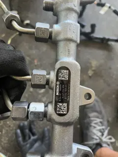 Помпа/дюзи/рейл бмв Б47Д20Б ( pompa/diuzi/reil bmw 2.5d 231 ) — снимка 2