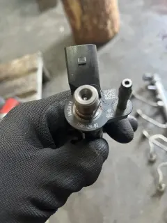 Помпа/дюзи/рейл бмв 3.0д 245 коня ( pompa/diuzi/reil bmw 245 konq ) — снимка 3