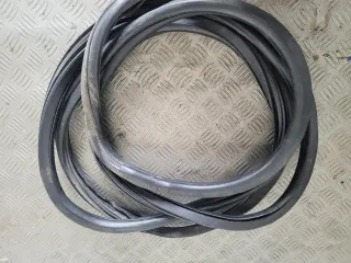 Уплътнение (ляво-странично) за Mercedes Viano W639