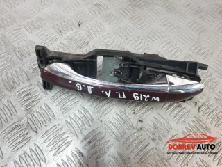 Предна лява външна дръжка (десен волан) за Mercedes CLS 500 W219