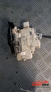 Задна лява брава за VW Passat B7 1.6 TDI