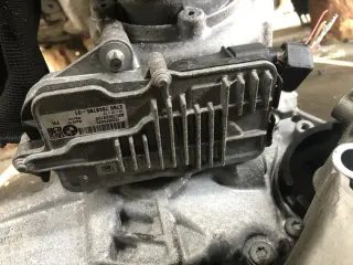 Раздатка бмв 3 ф30/31 320хд ( razdatka bmw 3 f30/32 320xd ) — снимка 3
