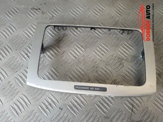Интериорна лайсна за CD за VW Passat CC