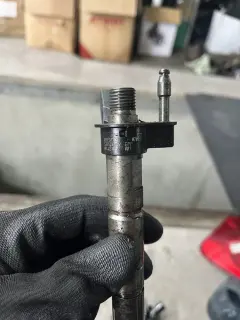 Помпа/дюзи/рейл бмв 2.0д 177 ( pompa/diuzi/reil bmw 2.0d 177 ) — снимка 3