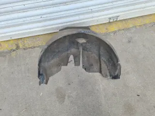 Заден ляв подкалник за Audi A6 C5 2.4 i Automat Sedan