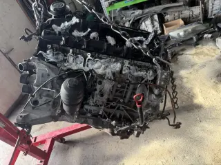 Двигател бмв ф01 740д 306 коня ( dvigatel bmw f01 740d 306hp N57D30B )