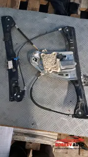 Преден ляв стъклоповдигач за Mercedes C 350 W203