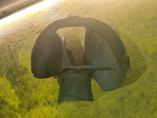 Преден ляв подкалник за Volkswagen Passat B6