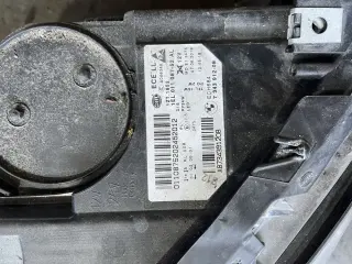 Би ксенон фарове бмв ф10/11 фейслифт ( bi xenon bmw f10/11 LCI ) — снимка 6