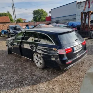Mercedes E 220 W213 4 matic комби 2018г. на части 
! ! ! За ин — снимка 9