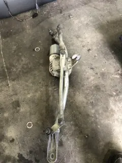 Моторче чистачки бмв 5 ф10/11 ( motorche chistachki bmw f10/11 ) — снимка 2