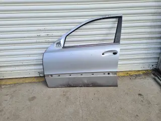 Предна лява врата за Mercedes E Class W211