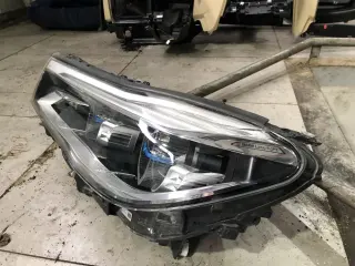 Фар бмв лазер лайт бмв 7 г11/12 ( far bmw laserlight bmw g11/12 ) — снимка 2