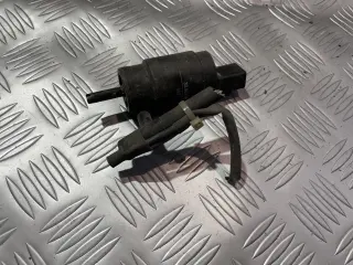 Помпичка за течност за чистачки за Mercedes E Class W211 Sedan